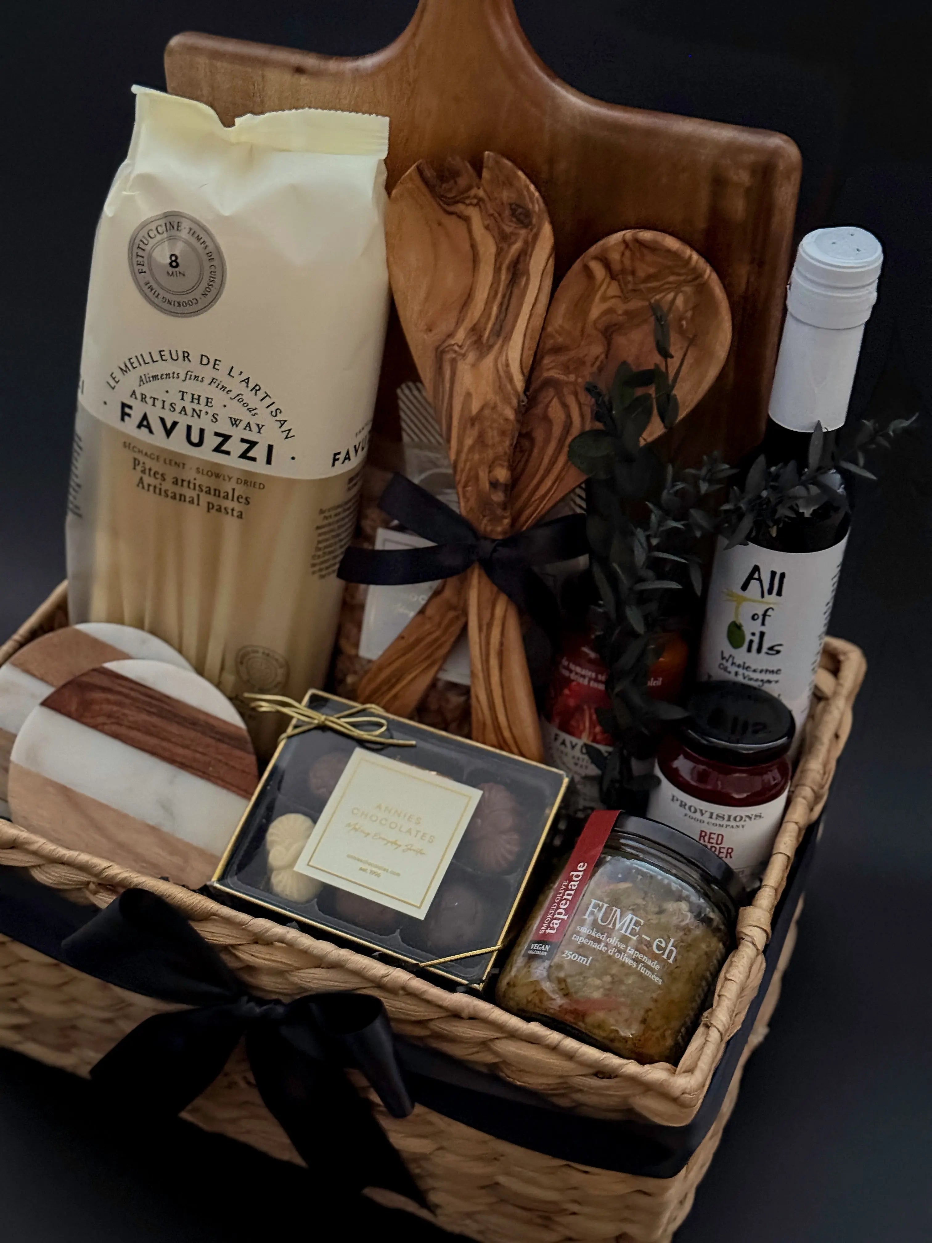 ITALIAN FAMILY DINNER - Muse Baskets and Co.