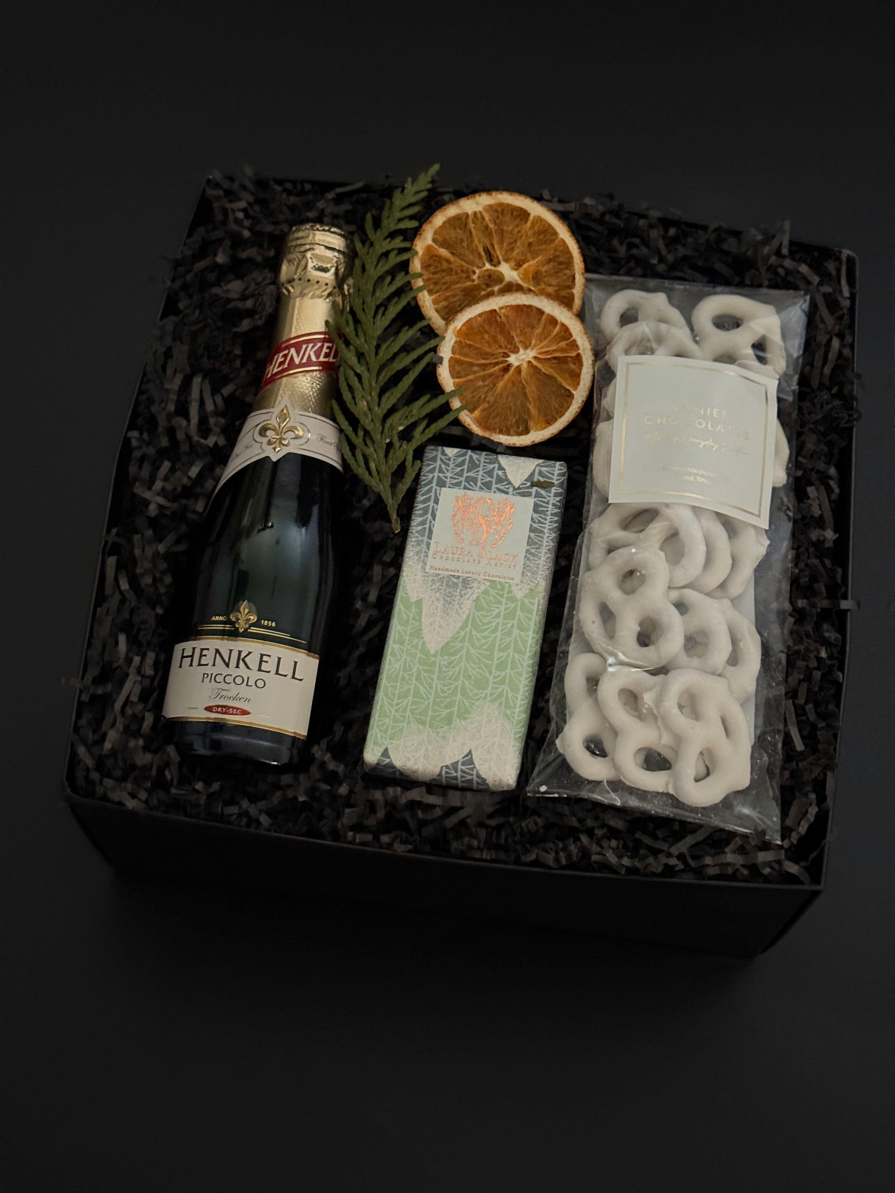 Étoile Gift Box Muse Baskets and Co.