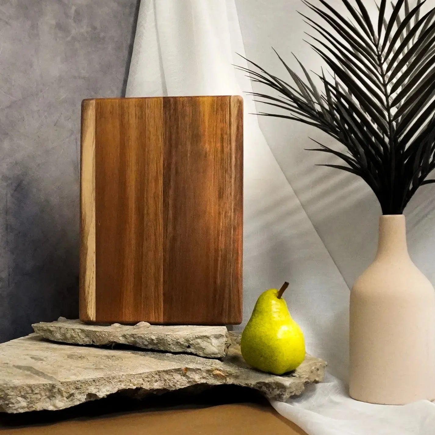 ACACIA HARDWOOD CUTTING BOARD - SMALL - Muse Baskets and Co.