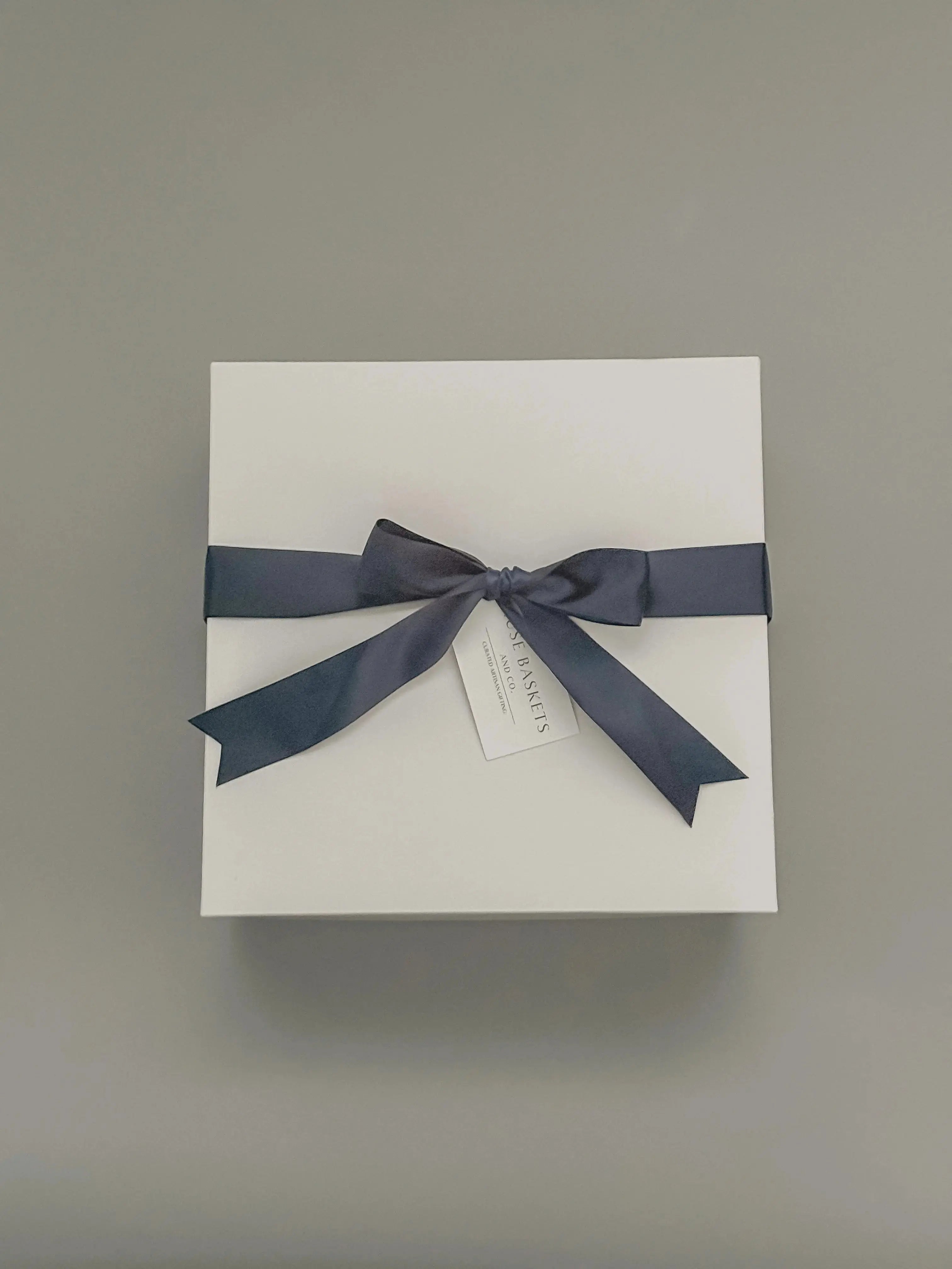 WHITE GIFT BOX - Muse Baskets and Co.