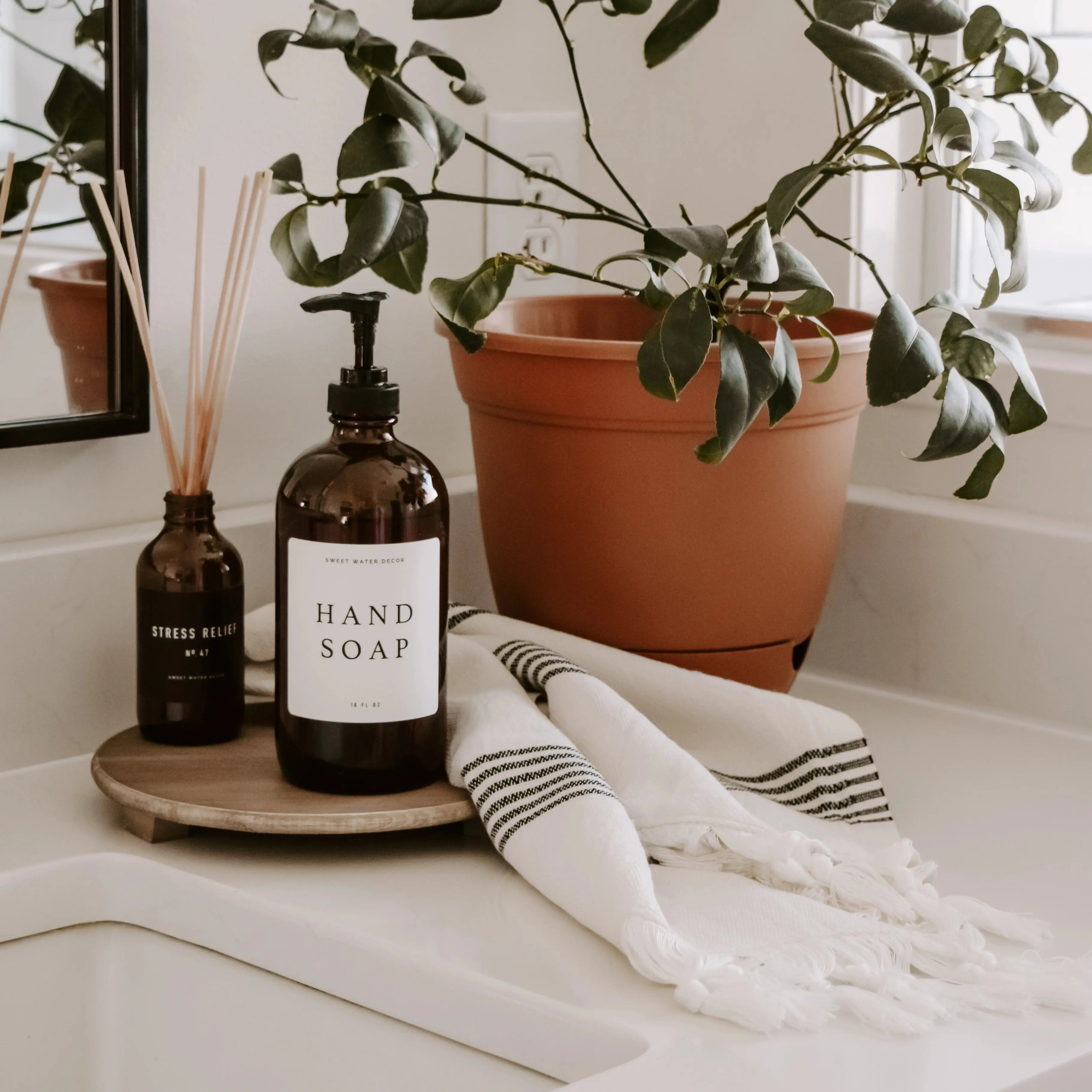 TURKISH COTTON + BAMBOO HAND TOWEL - Muse Baskets and Co.